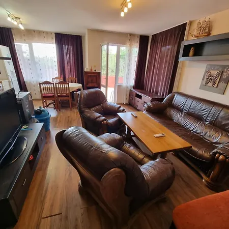 Sunny Day Apartment Varna